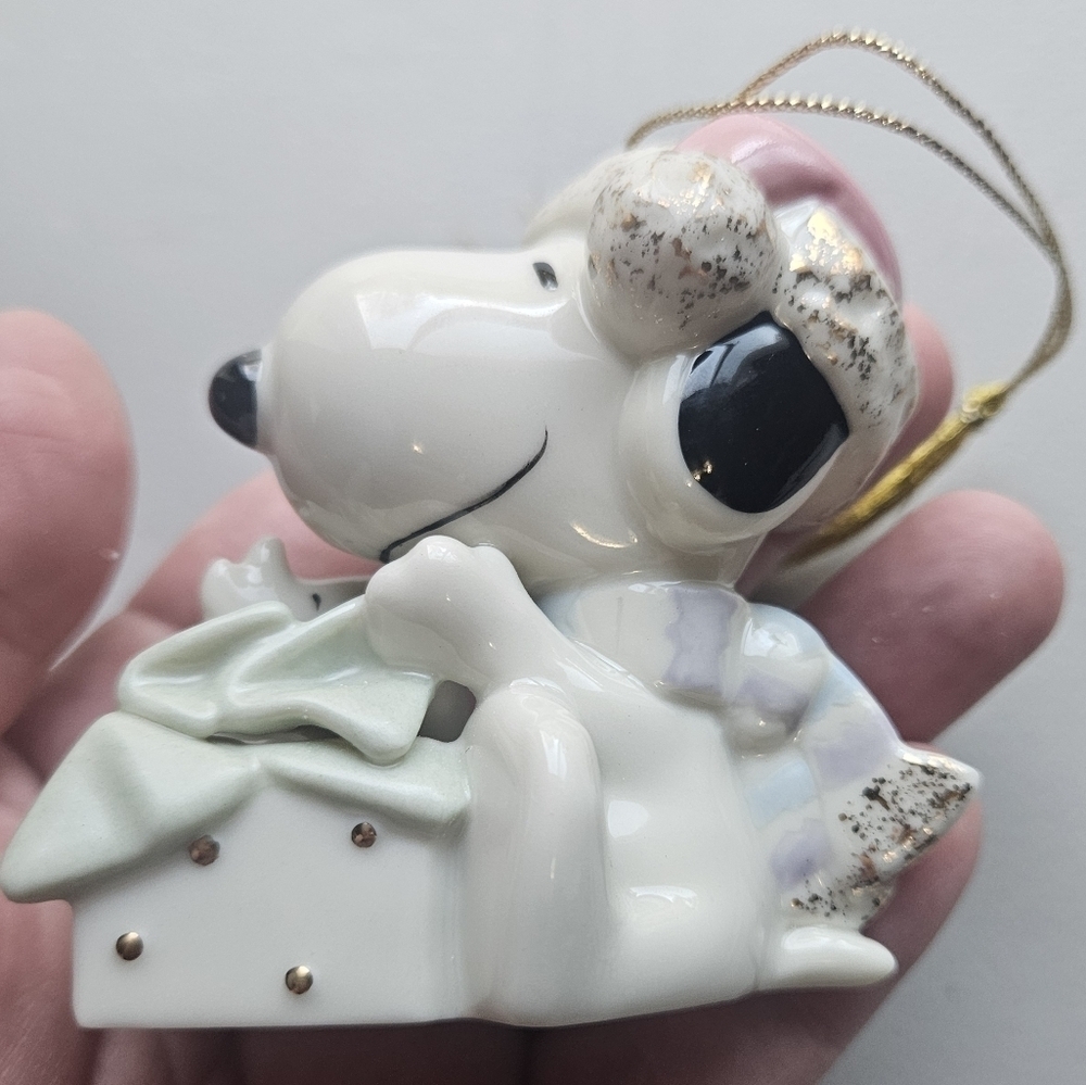 NEW In Box Lenox Vintage 2003 Classics UFS Snoopy Christmas Ornament - Picture 2 of 4